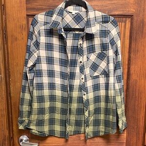 Oddy plaid lightweight button up